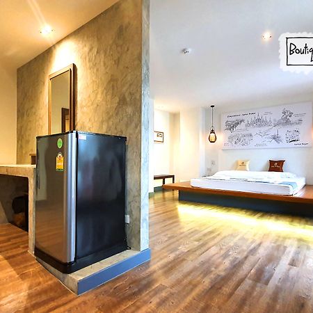 Boutique Poo-Yai Lee Hotel Bangkok Bagian luar foto