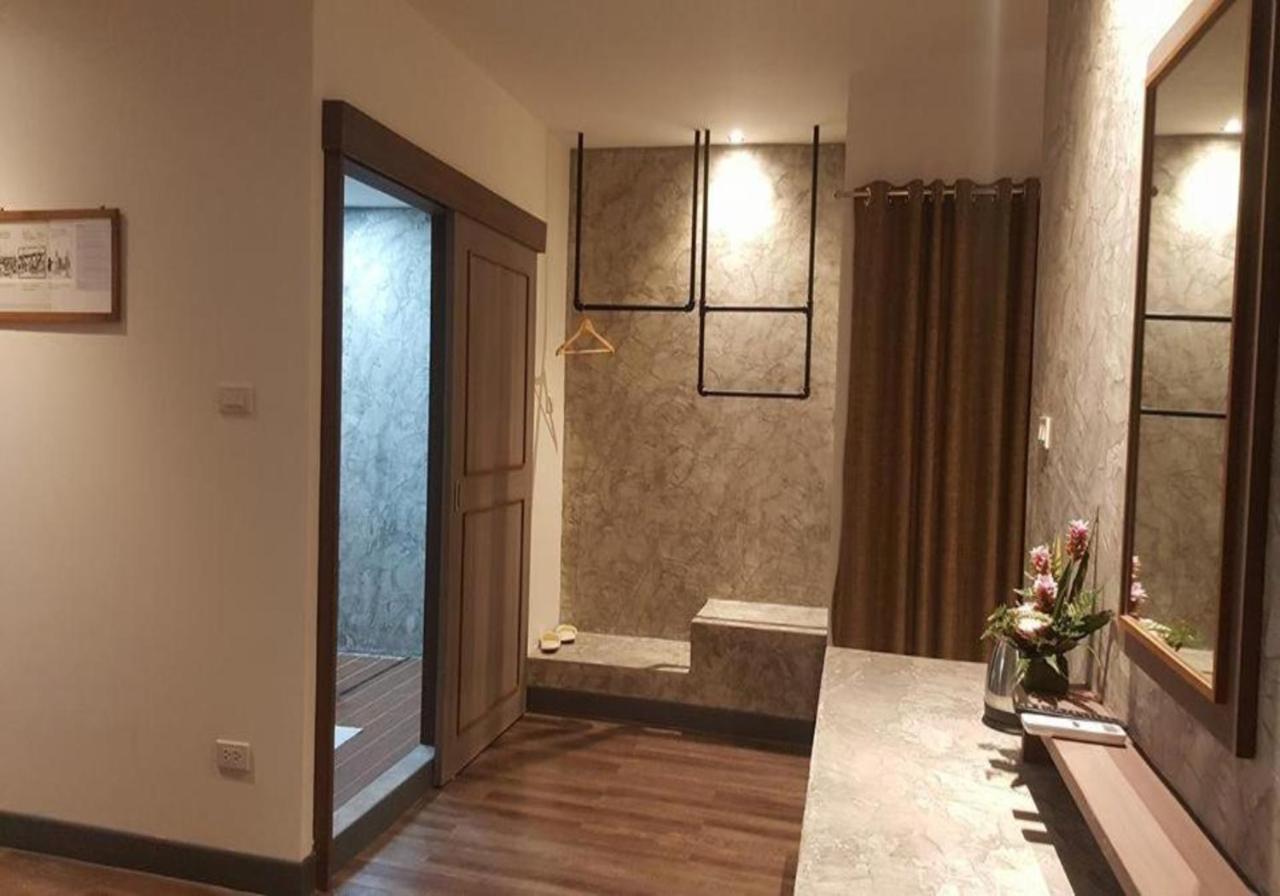 Boutique Poo-Yai Lee Hotel Bangkok Bagian luar foto